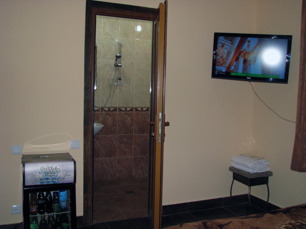 Princ Plaza Hotel Yerevan Room photo