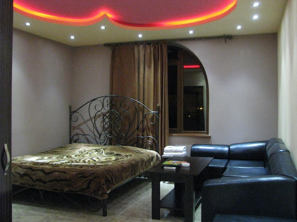 Princ Plaza Hotel Yerevan Room photo