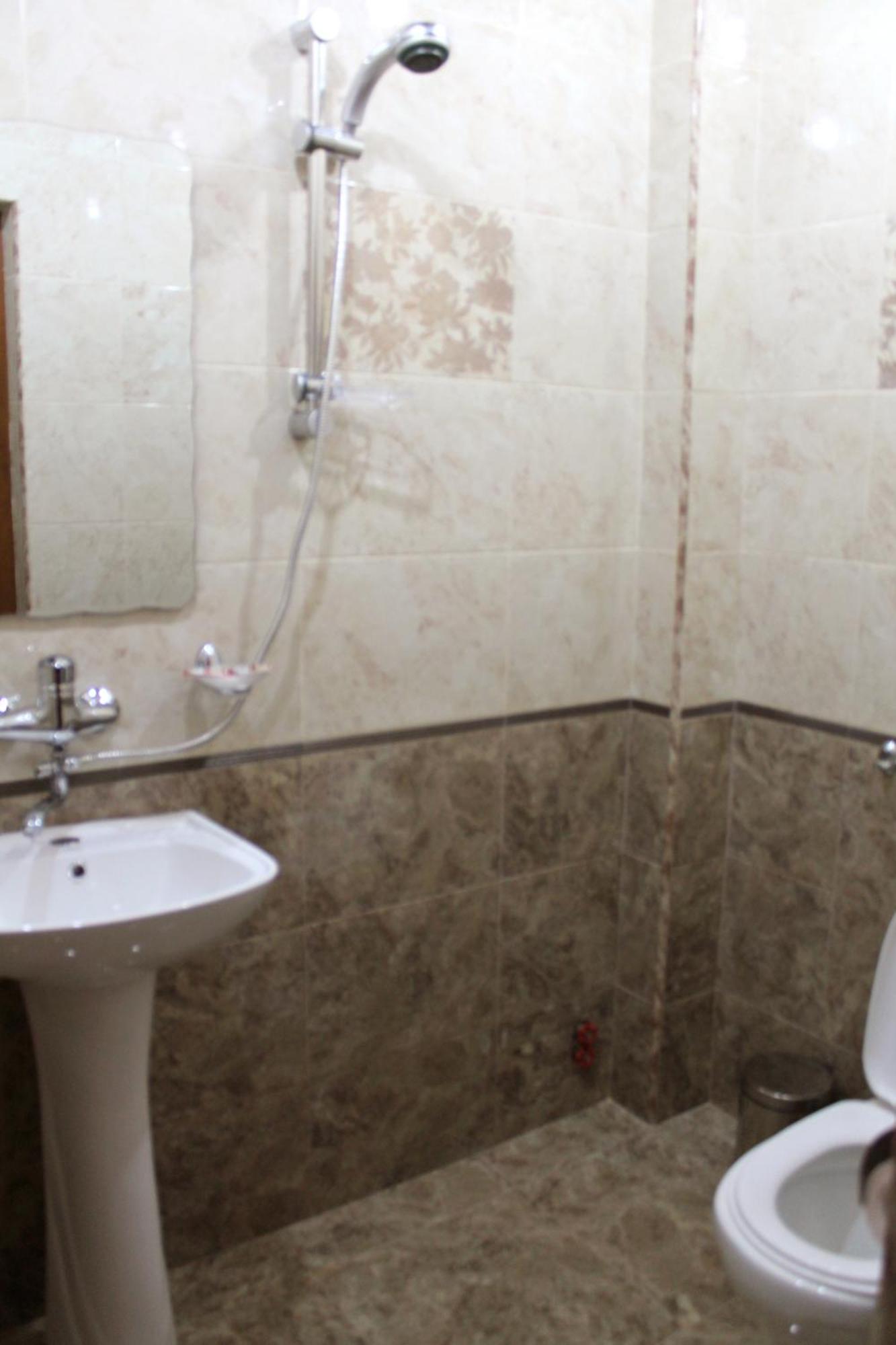 Princ Plaza Hotel Yerevan Exterior photo