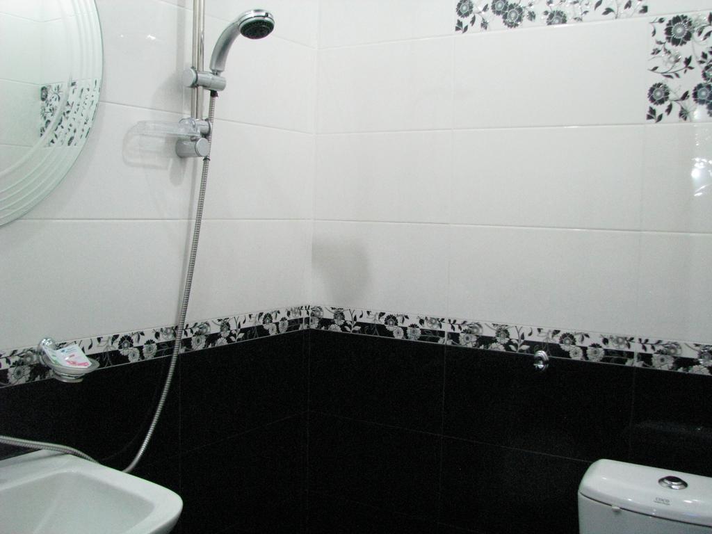 Princ Plaza Hotel Yerevan Room photo