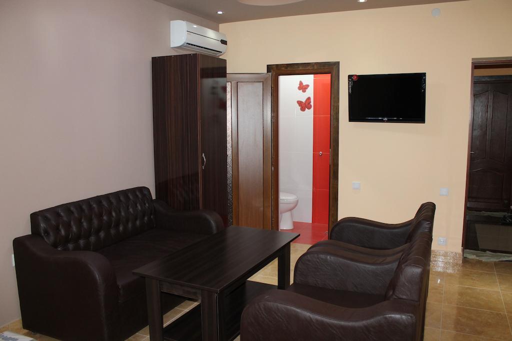 Princ Plaza Hotel Yerevan Room photo